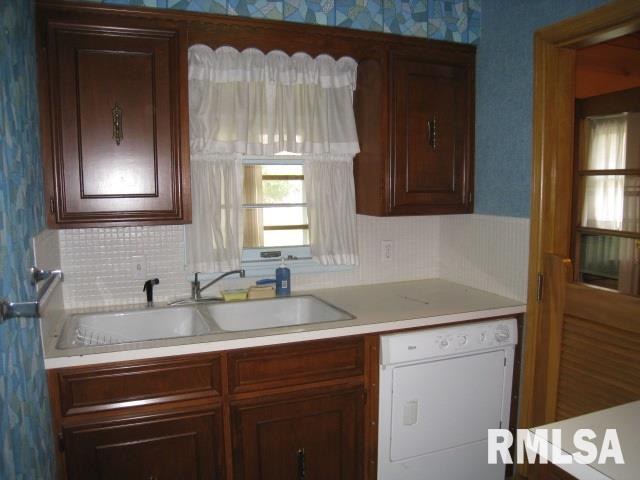 1801 46th Street Moline, IL 61265 - Photo 8 of 19 Gallery Image 8