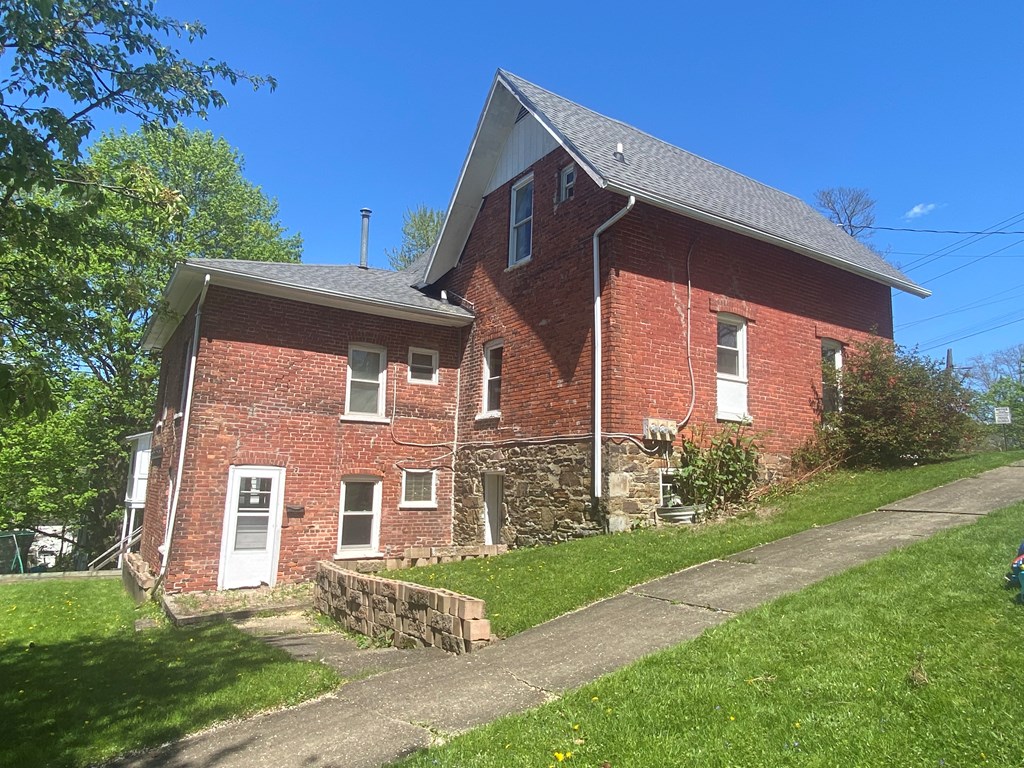 173 Walnut Street Corning, NY 14830 - Photo 3 of 27