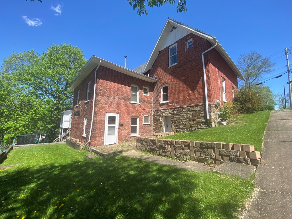 173 Walnut Street Corning, NY 14830 - Photo 4 of 27