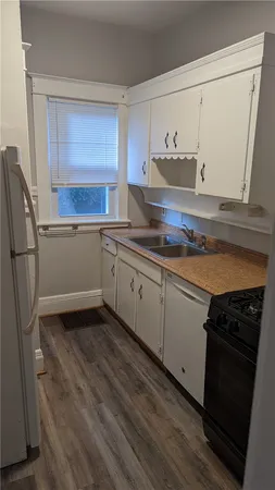 $2,400 | 38 Morningside Park, Rochester, NY 14607
