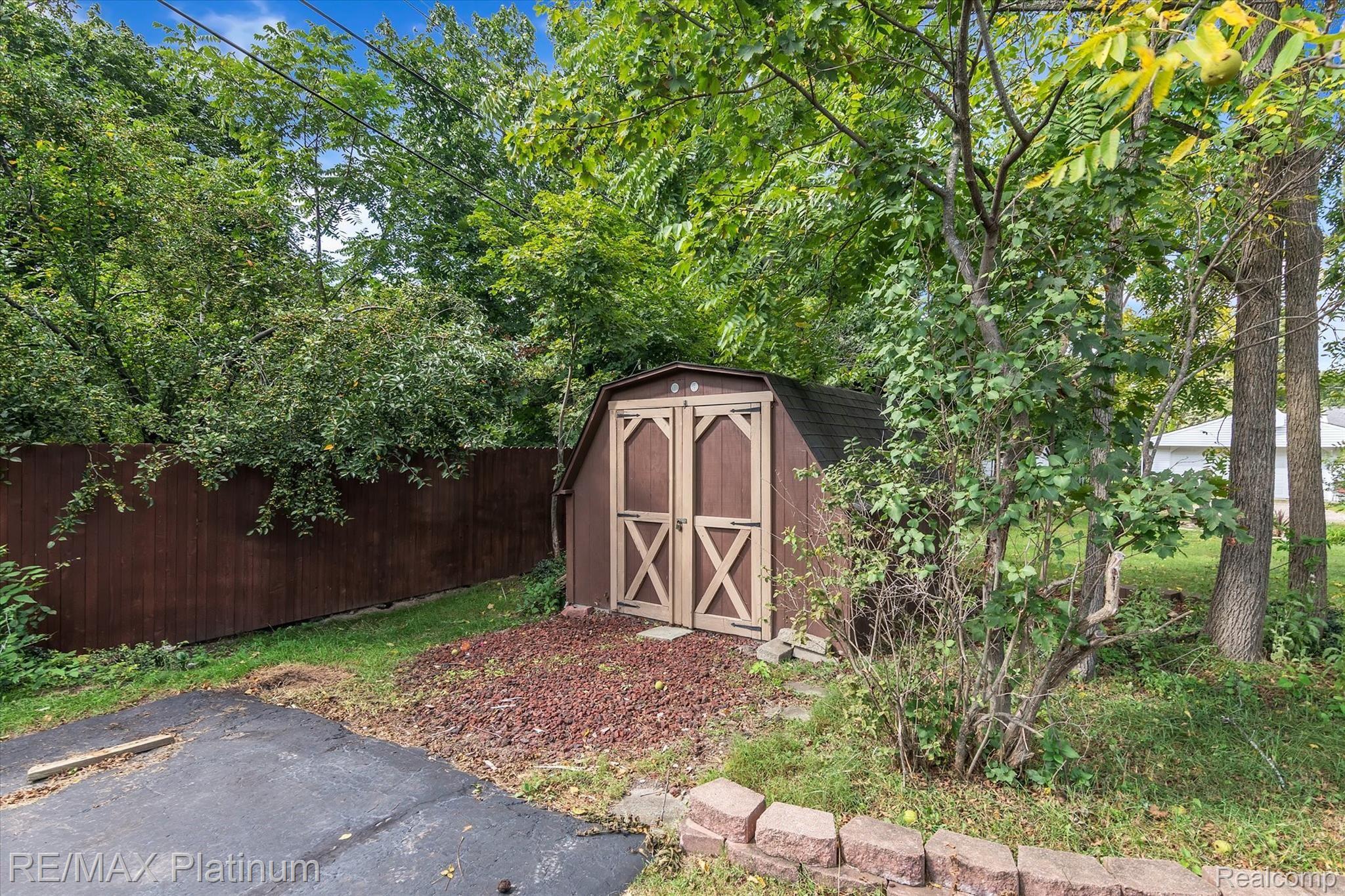 110 Riddle Street Howell, MI 48843 - Photo 34 of 39 43-110-Riddle-St-WindowStill-Real-Estate-Photography-43.jpg