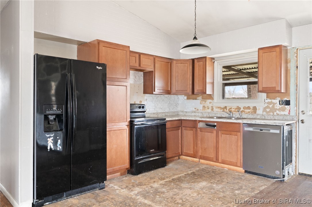 303 Lake Road Henryville, IN 47126 - Photo 15 of 32