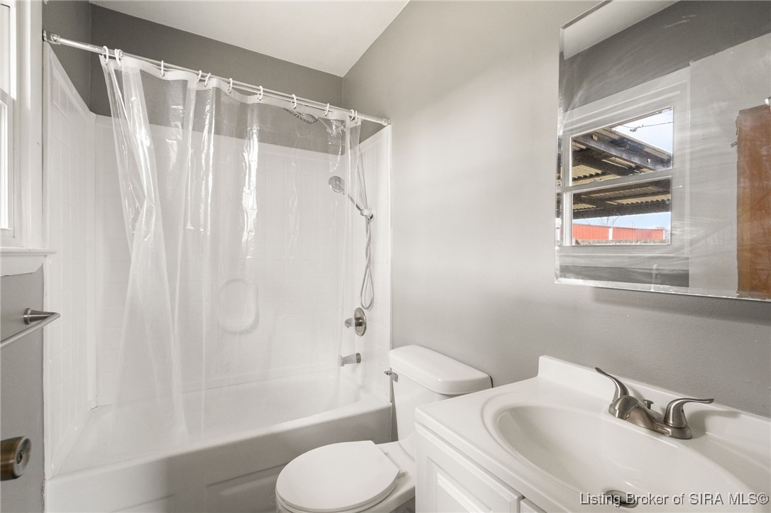 303 Lake Road Henryville, IN 47126 - Photo 25 of 32