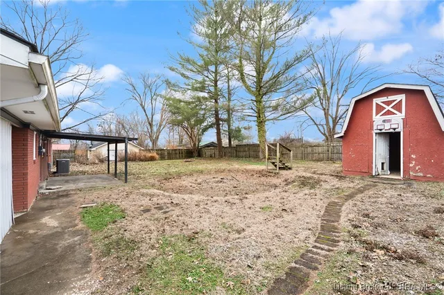 $150,000 | 303 Lake Road, Henryville, IN 47126