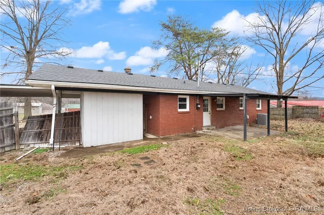 $150,000 | 303 Lake Road, Henryville, IN 47126