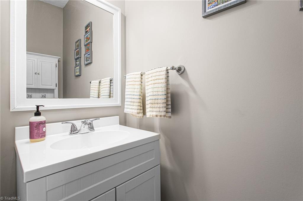 1317 Salem Crossing Road Kernersville, NC 27284 - Photo 15 of 34