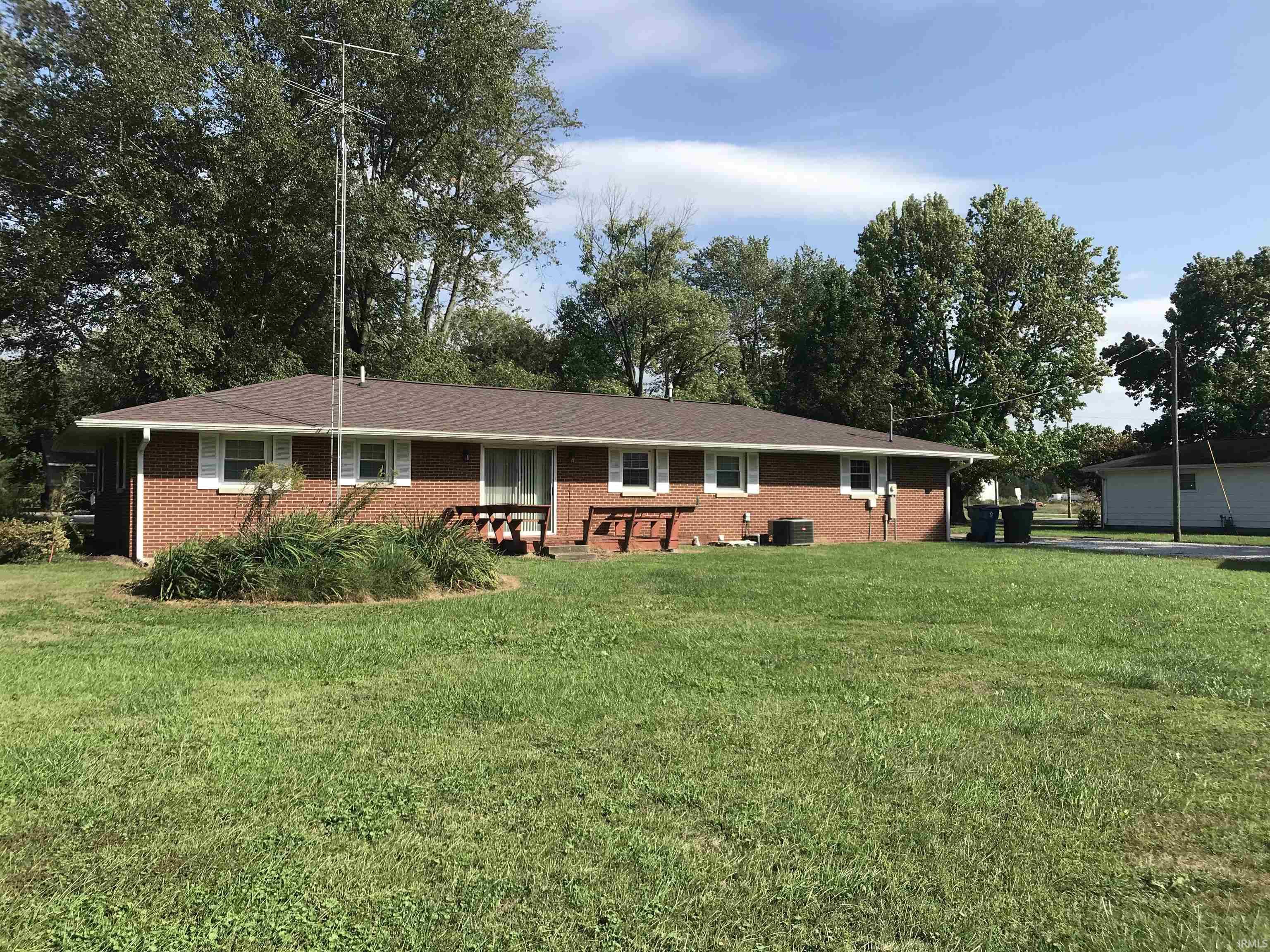 10207 Perry Boulevard Sumner, IL 62466 - Photo 4 of 27 Gallery Image 4