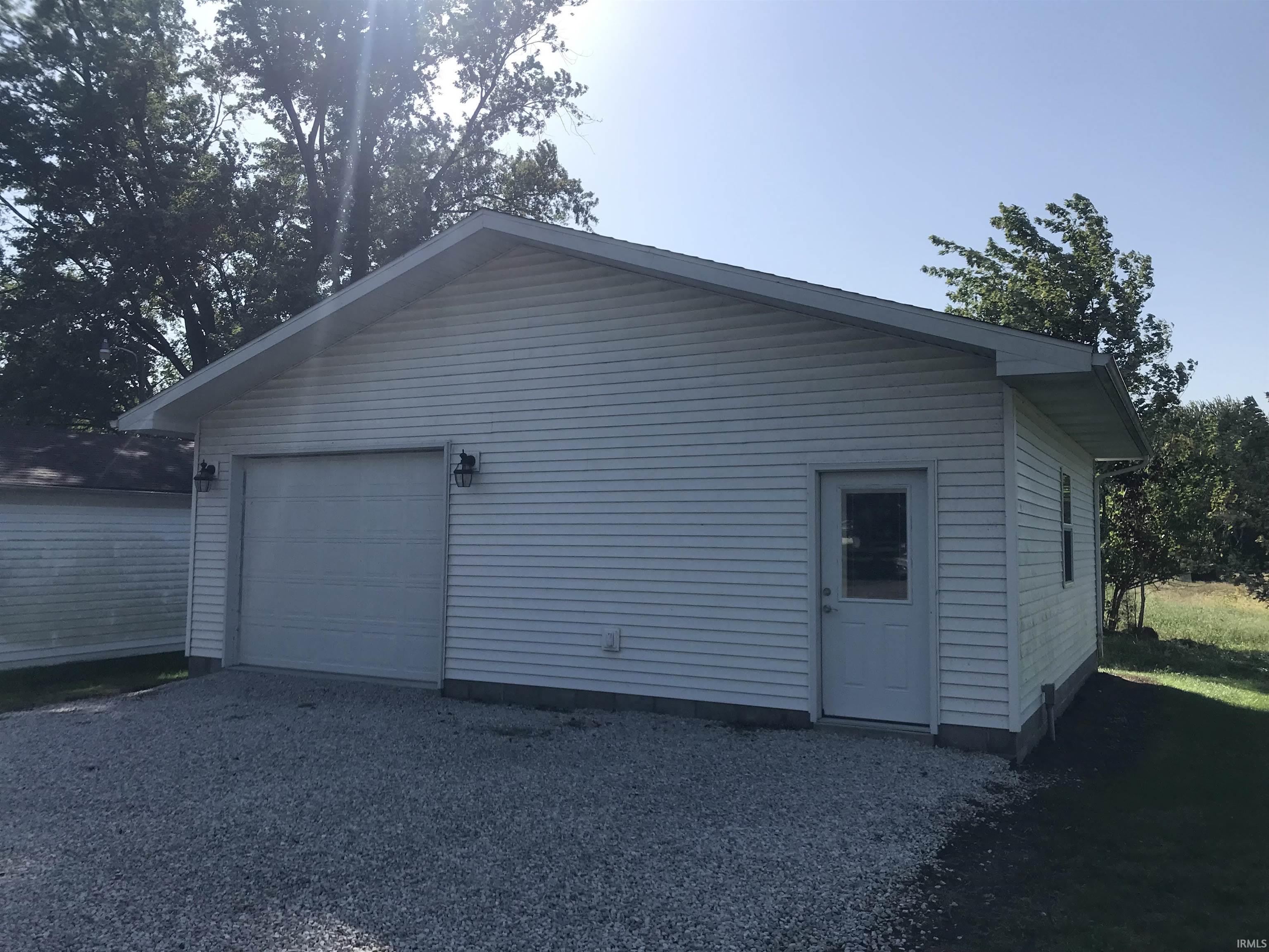 10207 Perry Boulevard Sumner, IL 62466 - Photo 10 of 27 Gallery Image 10