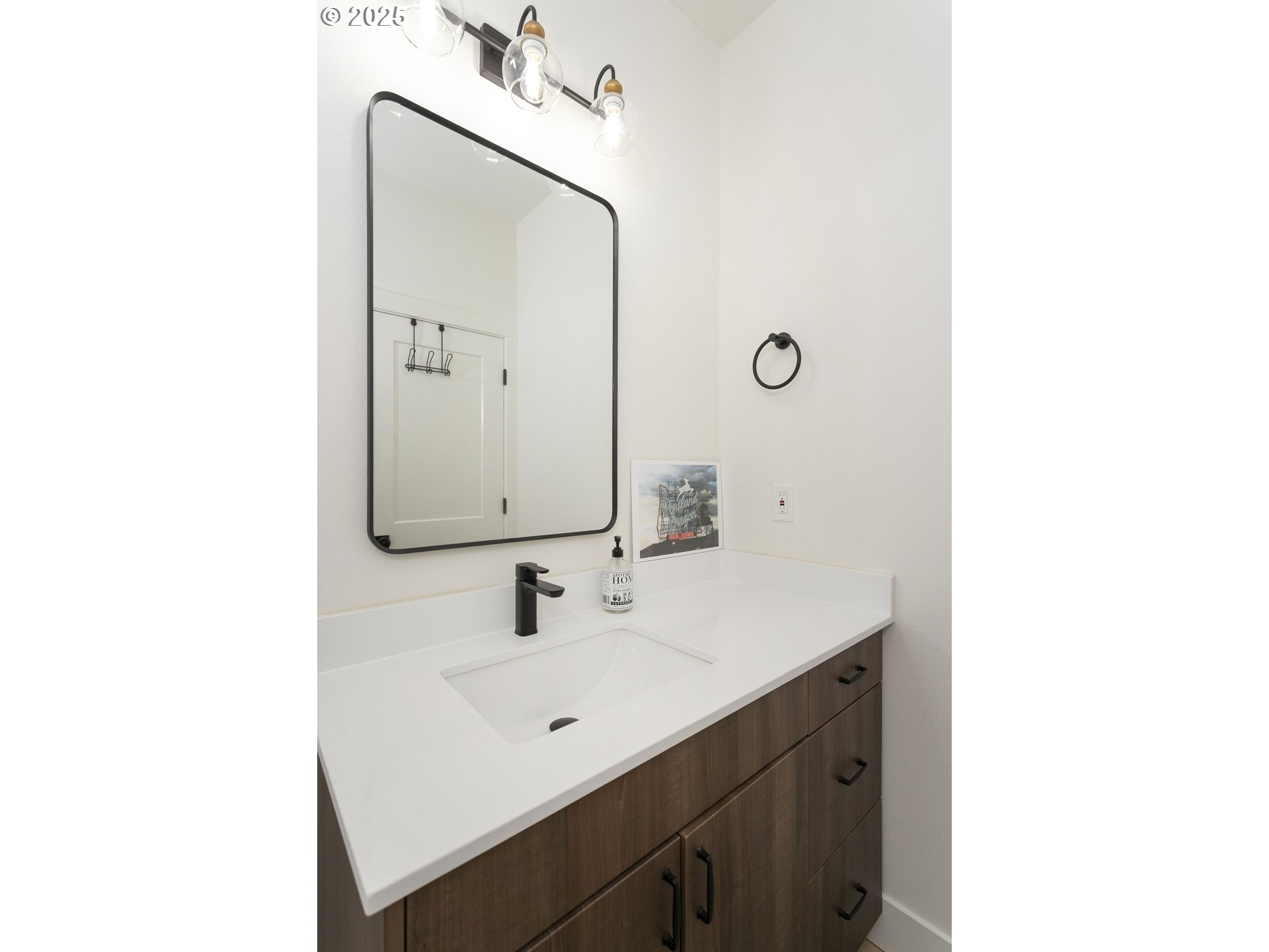 7557 North Gilbert Avenue Portland, OR 97203 - Photo 25 of 27