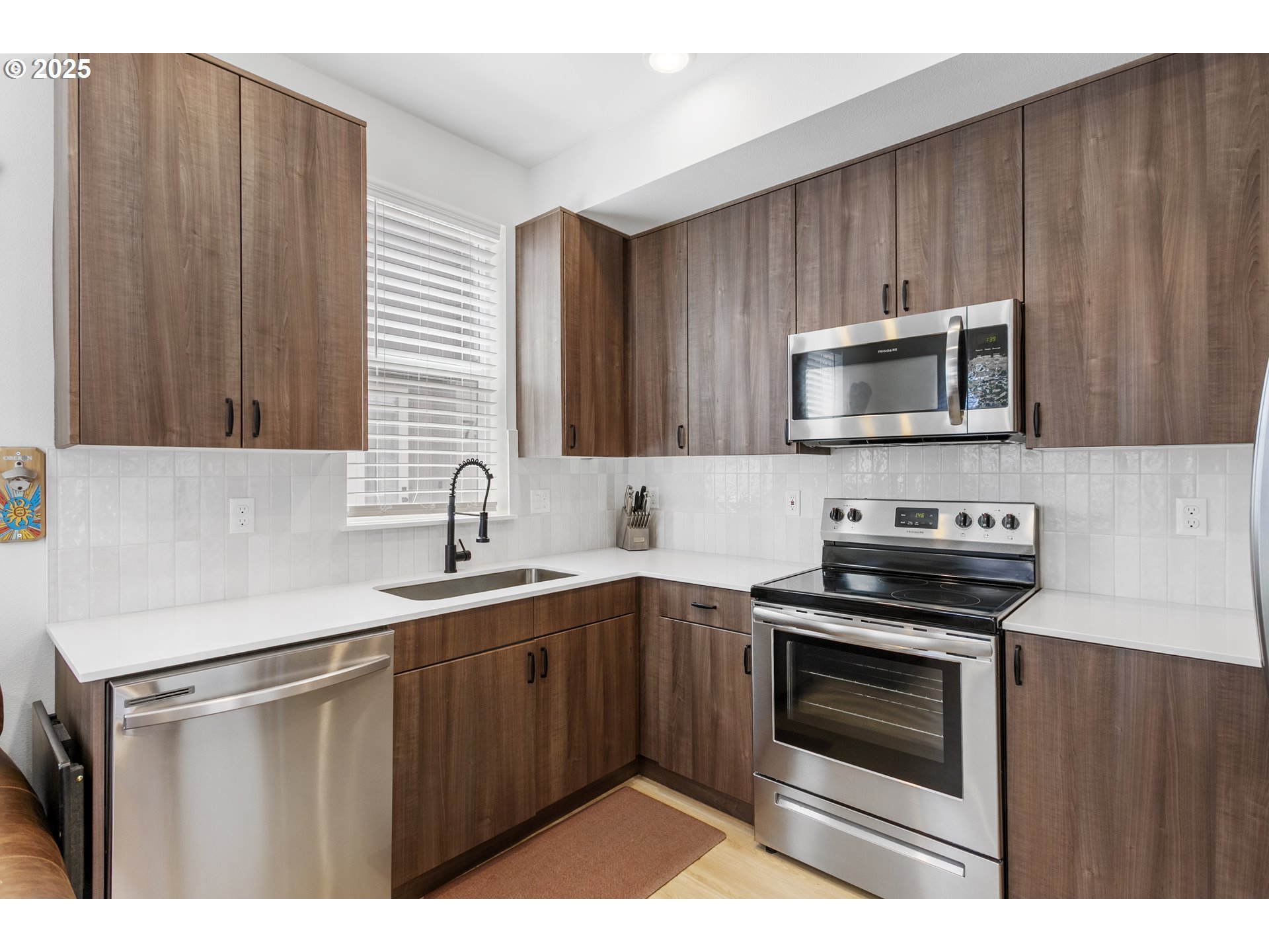 7557 North Gilbert Avenue Portland, OR 97203 - Photo 9 of 27