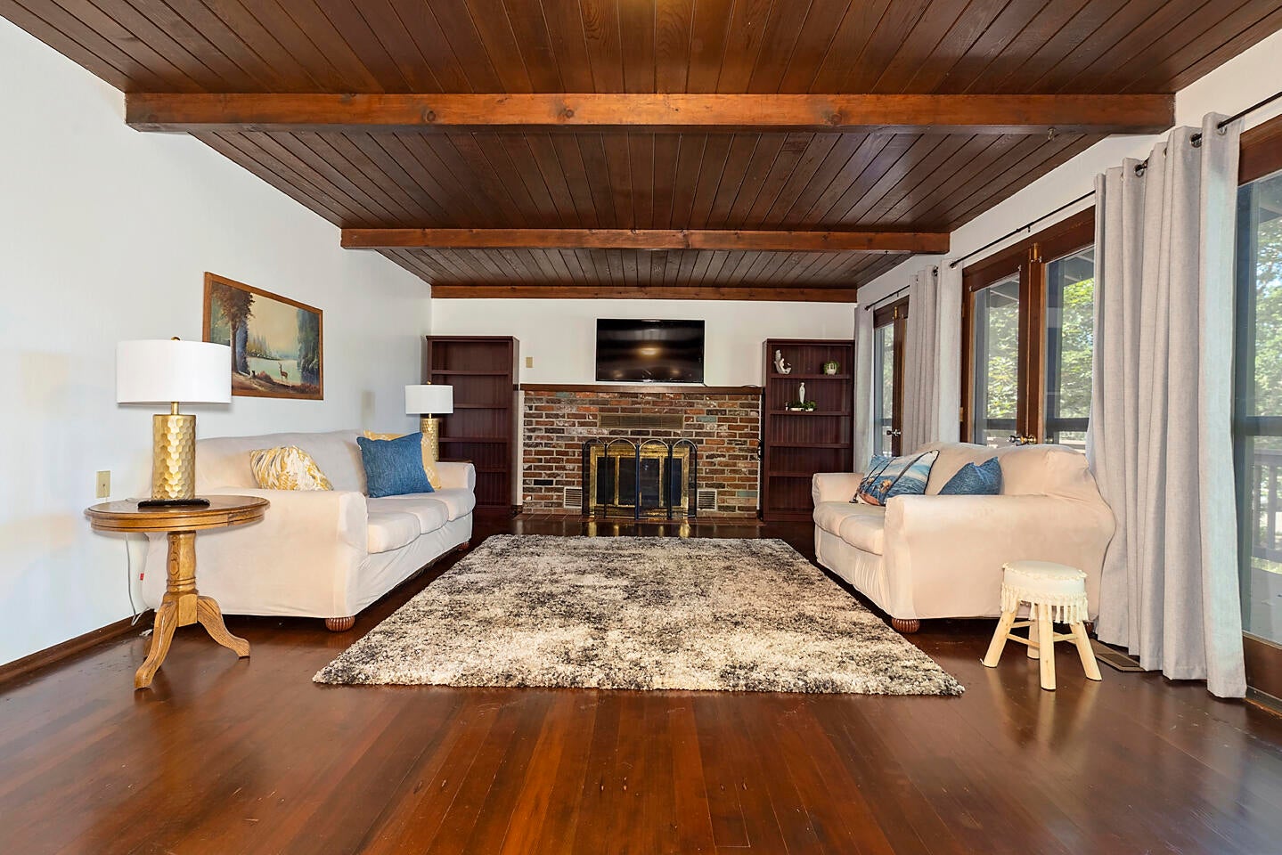 899 Old Ferry Road Shady Cove, OR 97539 - Photo 10 of 27 Living room