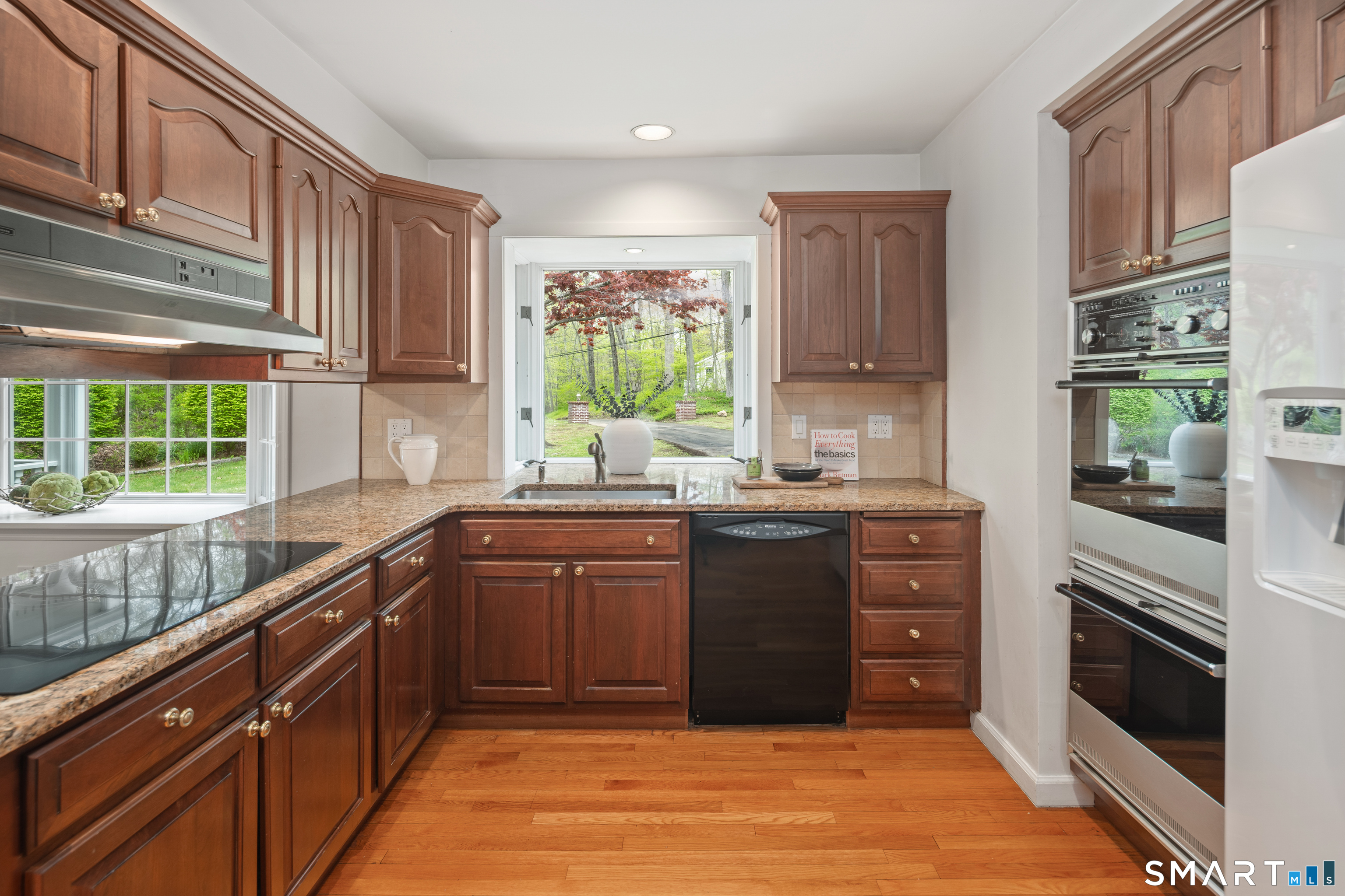 224 Marvin Ridge Road New Canaan, CT 06840 - Photo 13 of 36