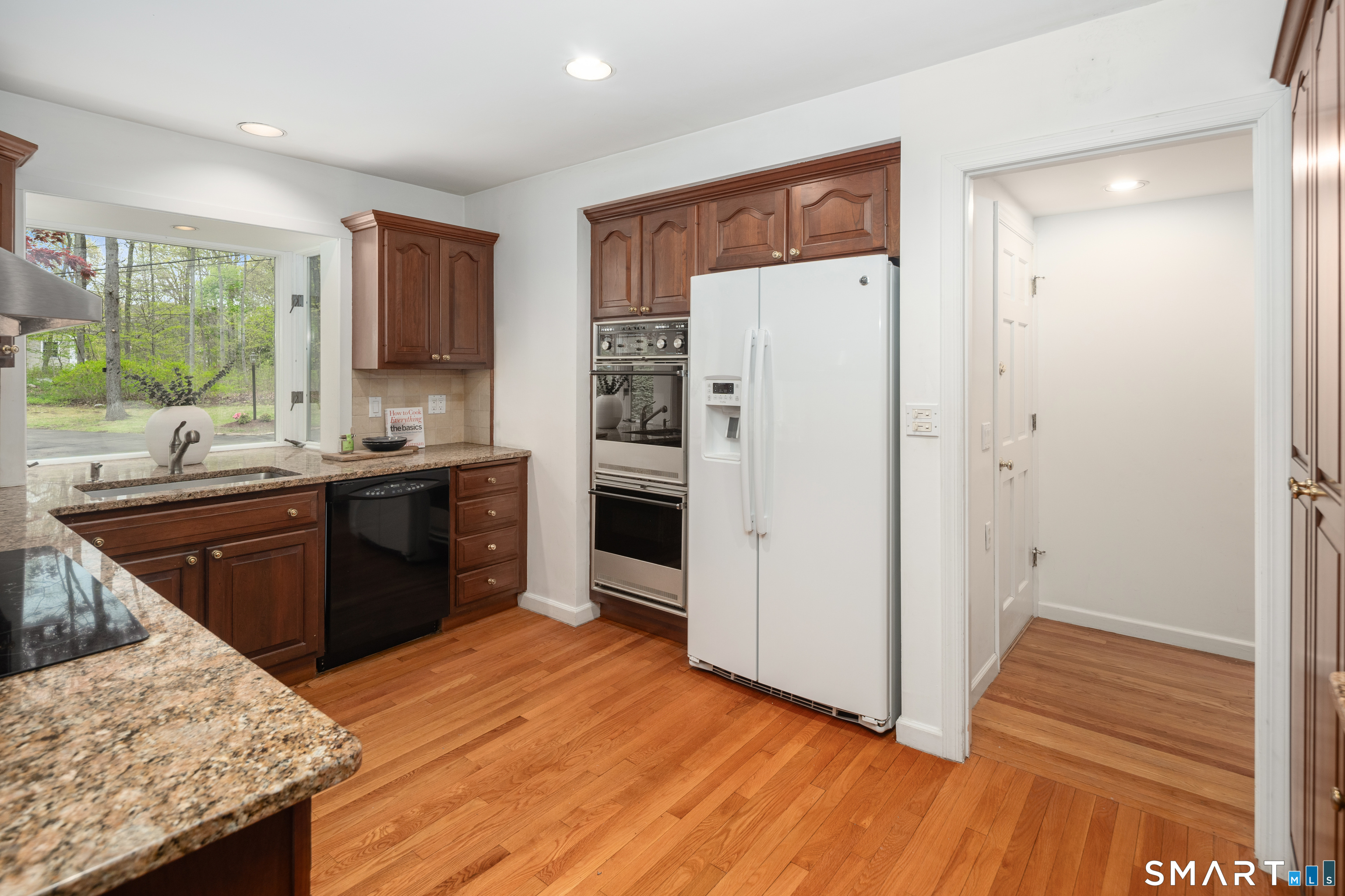 224 Marvin Ridge Road New Canaan, CT 06840 - Photo 14 of 36