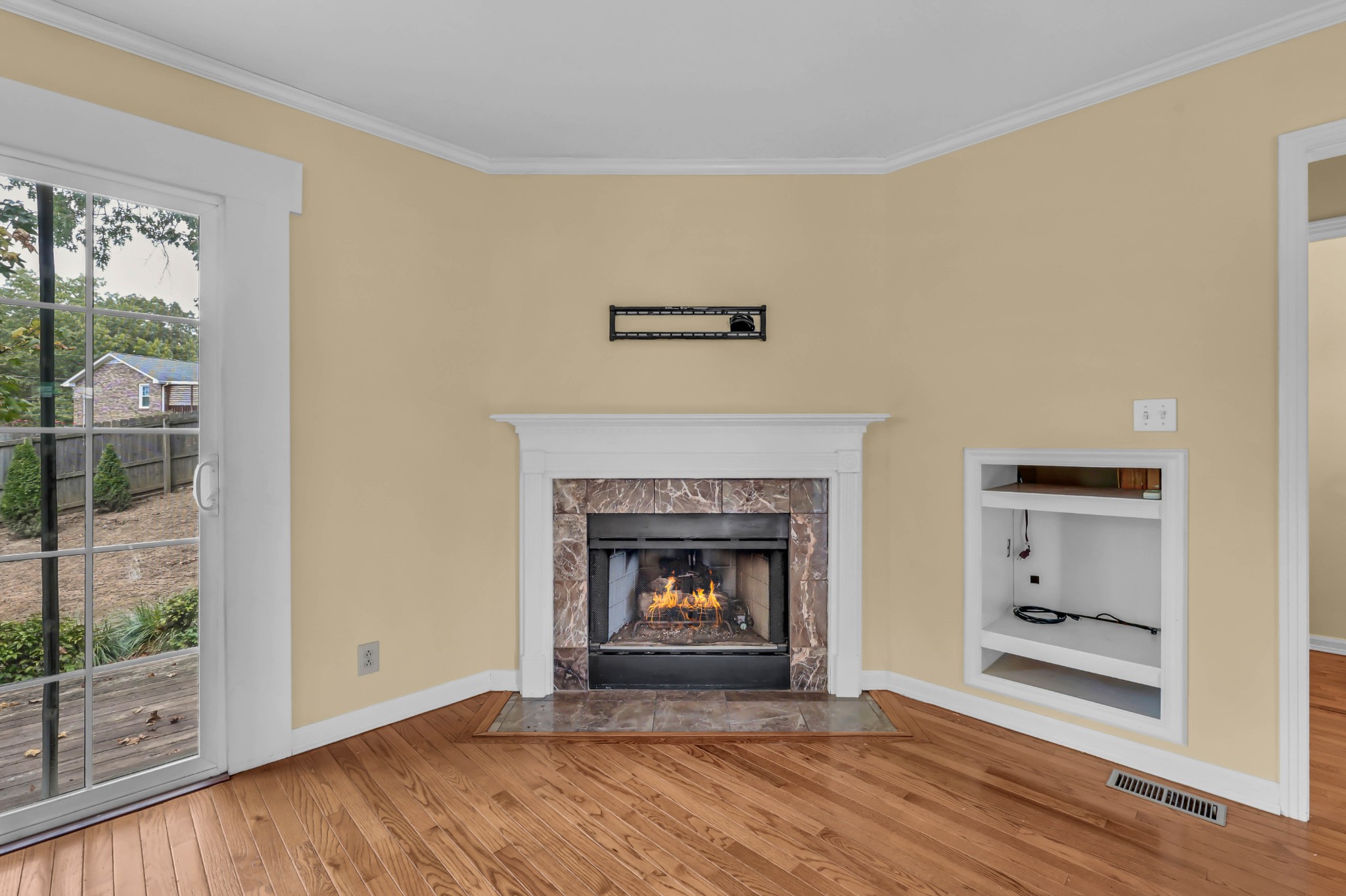 1245 Cloverdale Drive Clarksville, TN 37040 - Photo 9 of 38 Gallery Image 9