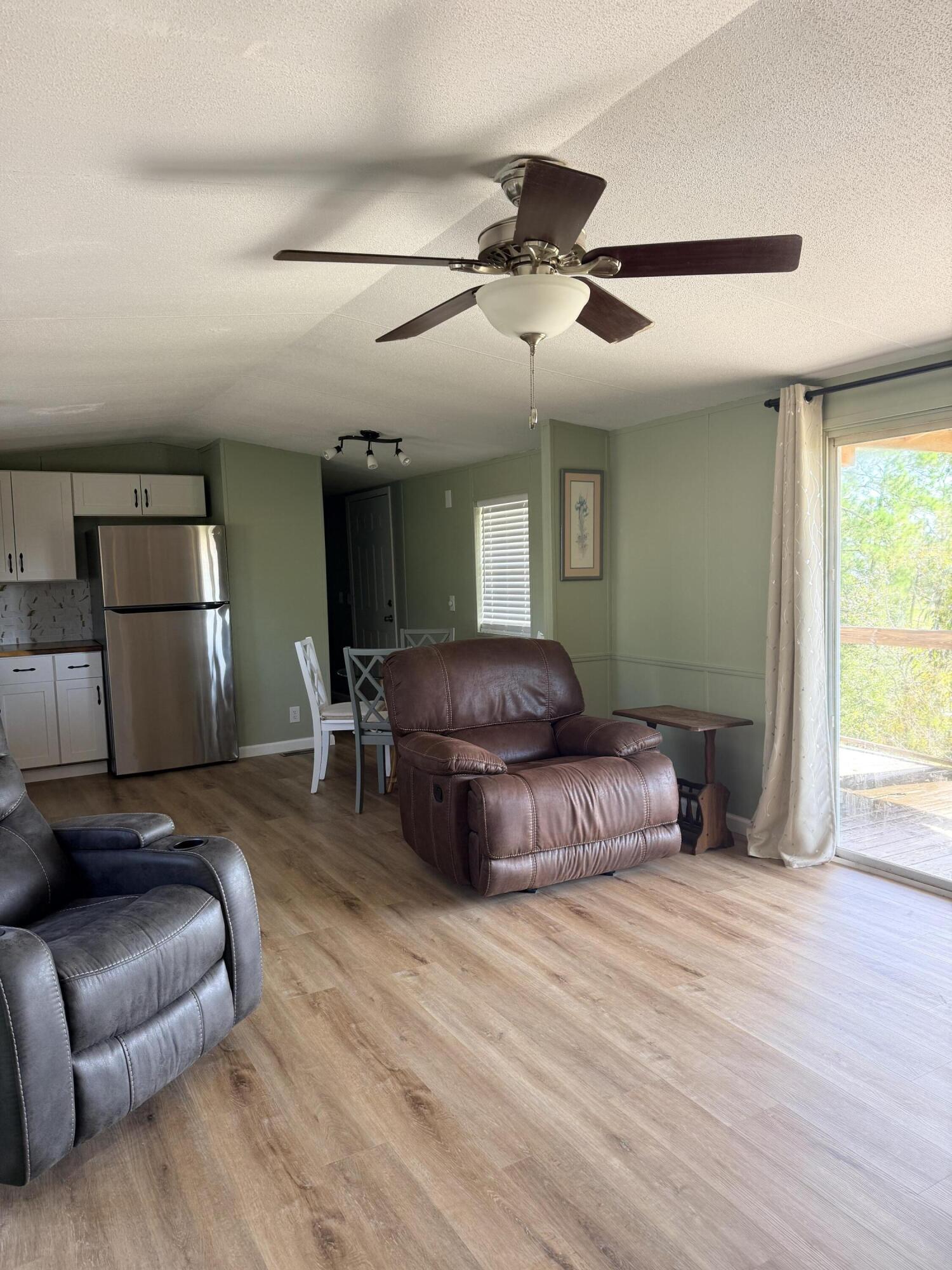 4981 Porter Pond Road Chipley, FL 32428 - Photo 12 of 38 Living Room