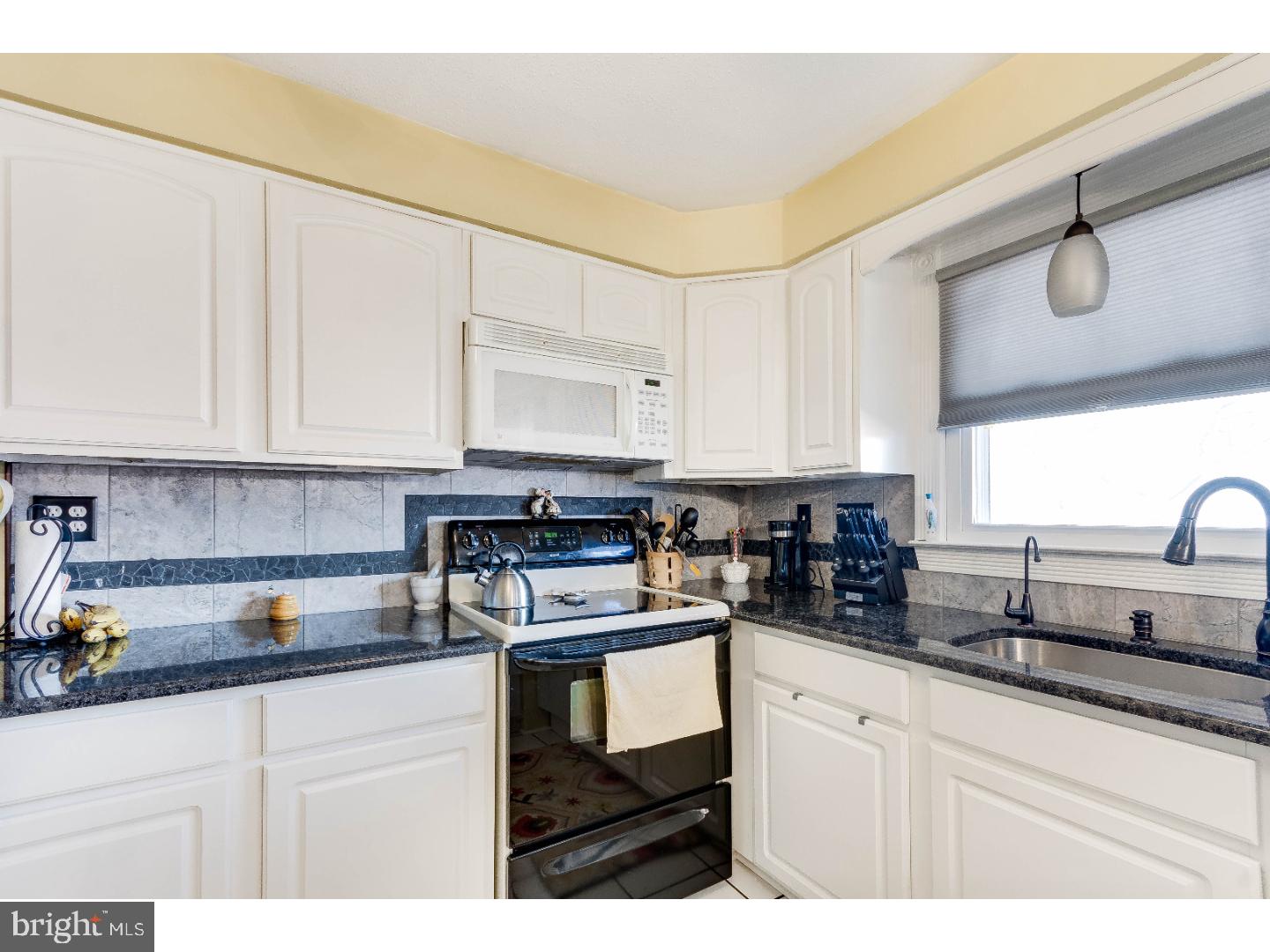 11 D Sunnybrook Road Stratford, NJ 08084 - Photo 2 of 18 Kitchen
