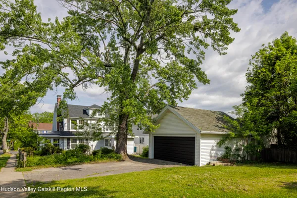 $995,000 | 2 Jenkins Parkway, Hudson, NY 12534