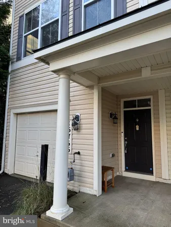 $3,295 | 16766 Blackjack Oak Lane, Woodbridge, VA 22191