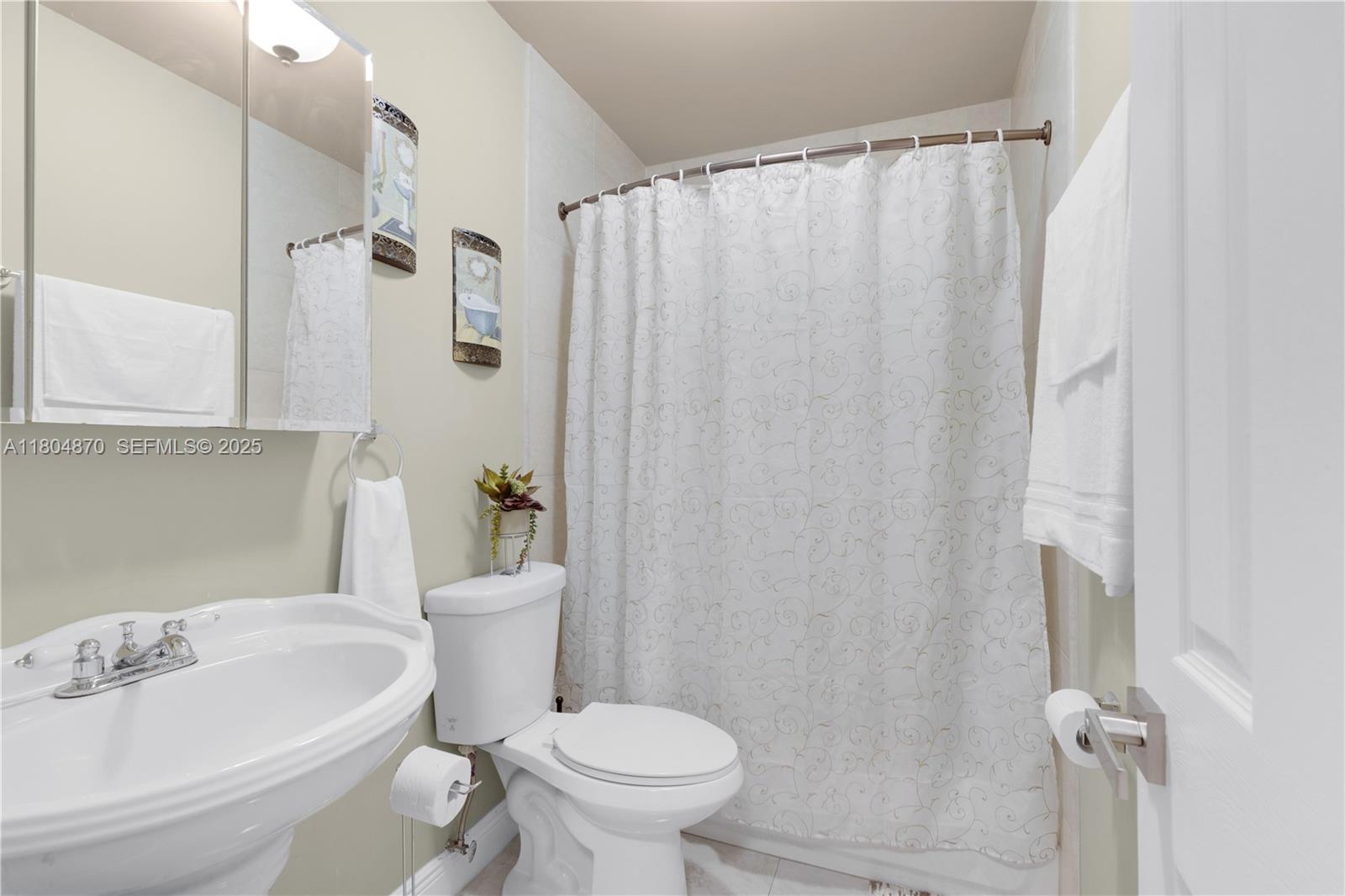 19251 Southwest 118th Court Miami, FL 33177 - Photo 14 of 42