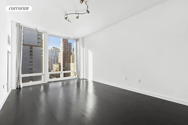 $1,200,000 | 300 East 23rd Street, Unit 9E | Gramercy