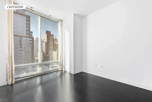 $1,200,000 | 300 East 23rd Street, Unit 9E | Gramercy