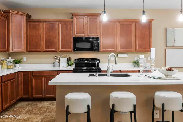 $599,000 | 2736 East Sourwood Drive, Gilbert, AZ 85298