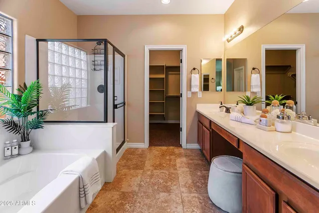 $599,000 | 2736 East Sourwood Drive, Gilbert, AZ 85298