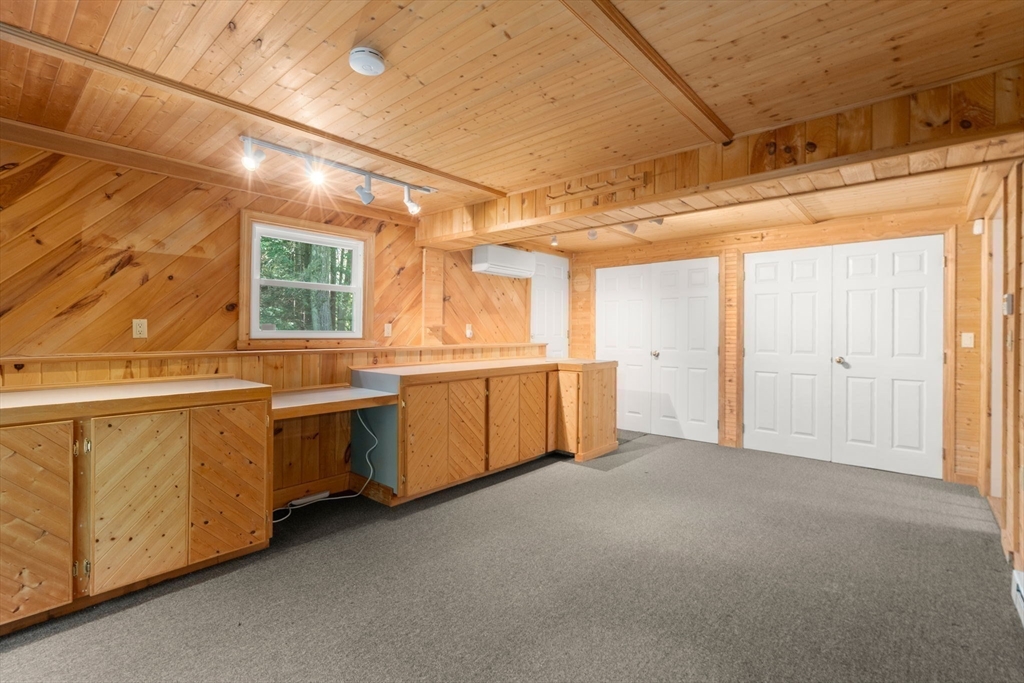 39 Whiting Road Oxford, MA 01540 - Photo 16 of 39