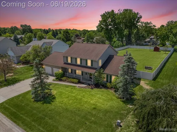 $409,900 | 1420 Bush Creek Drive, Grand Blanc, MI 48439
