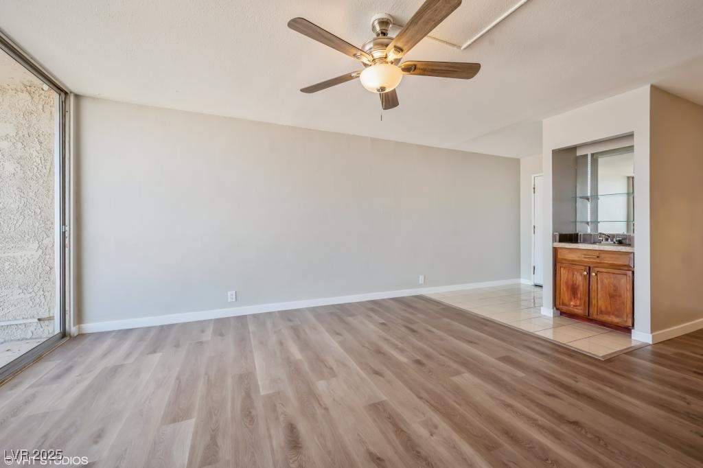745 North Royal Crest Circle, Unit 157 Las Vegas, NV 89169 - Photo 3 of 18