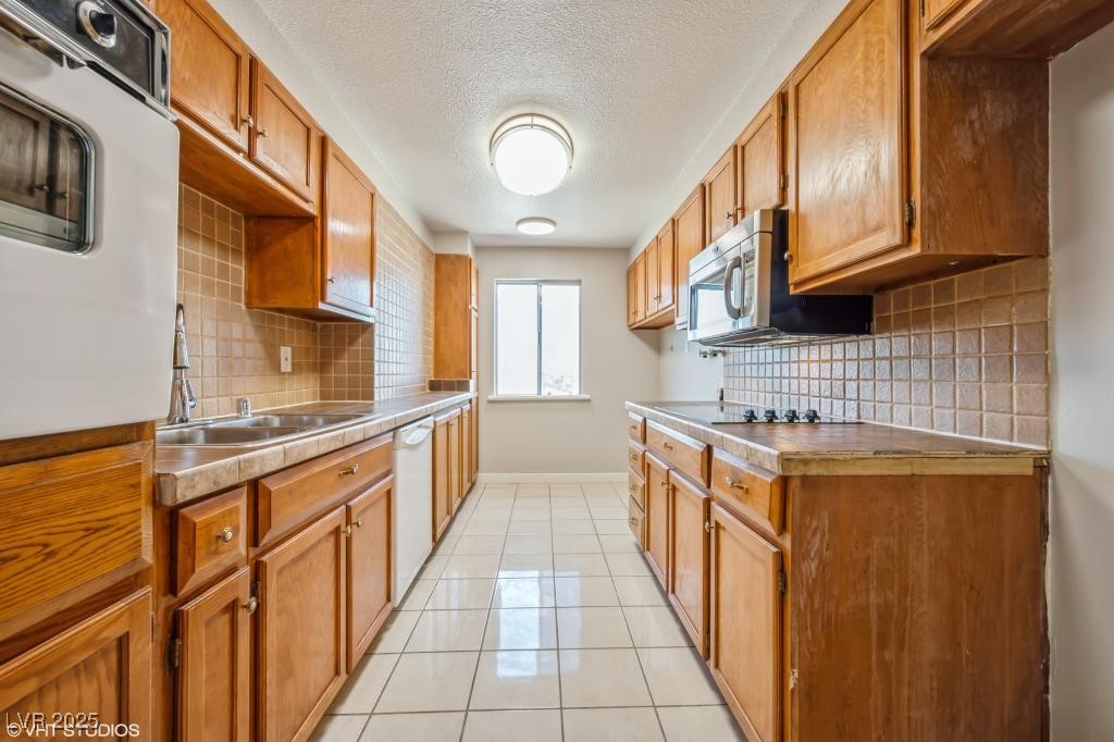 745 North Royal Crest Circle, Unit 157 Las Vegas, NV 89169 - Photo 6 of 18