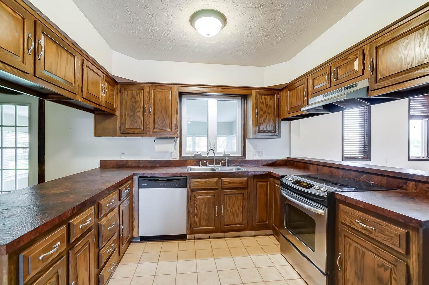 3948 Summit View Road Dublin, OH 43016 - Photo 22 of 61 Gallery Image 22
