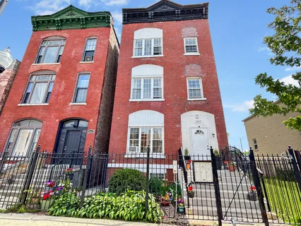 $750,000 | 2953 West Warren Boulevard, Chicago, IL 60612