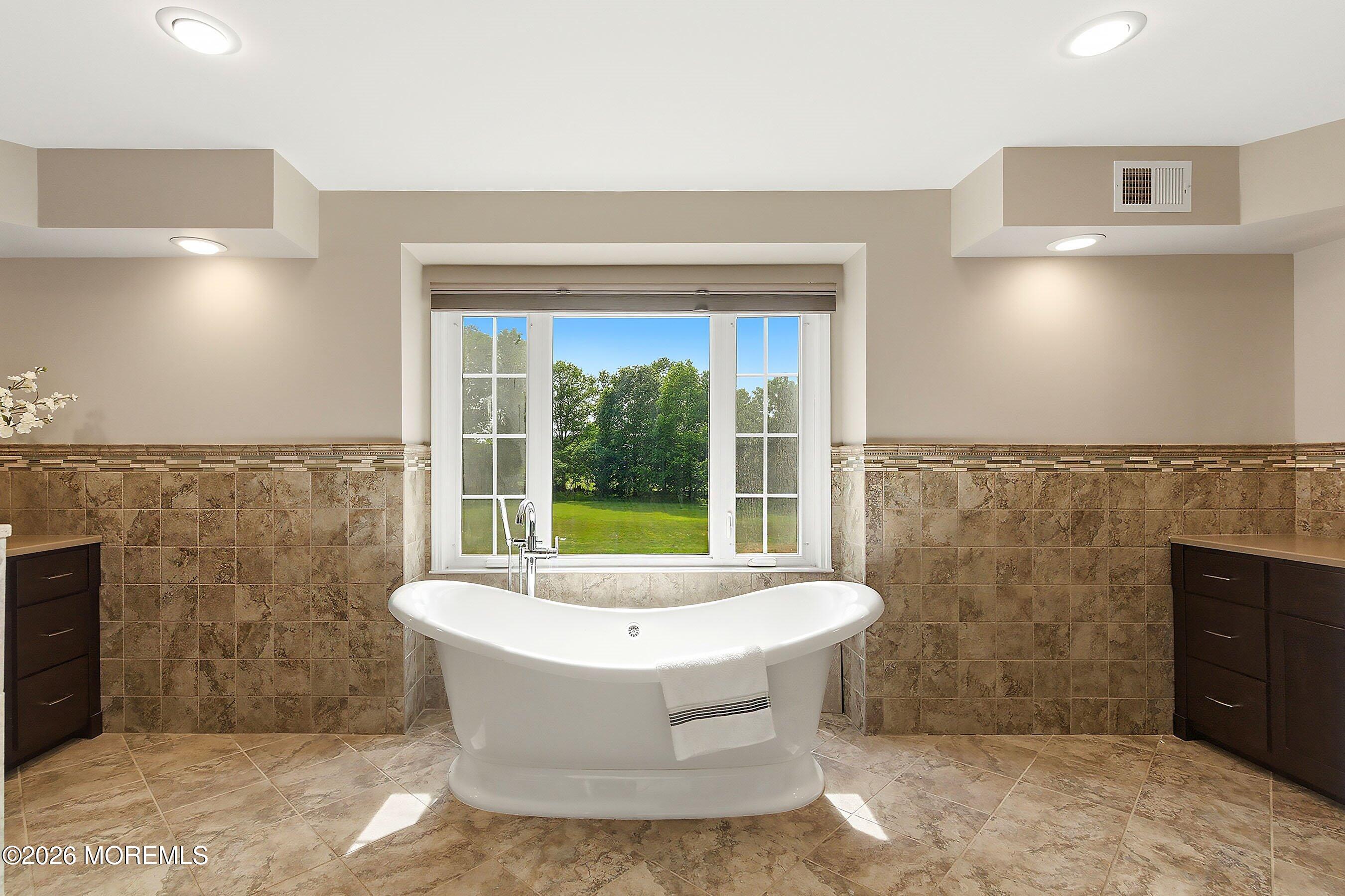 304 Disbrow Hill Road Millstone Township, NJ 08535 - Photo 32 of 54 42-Bath 3A