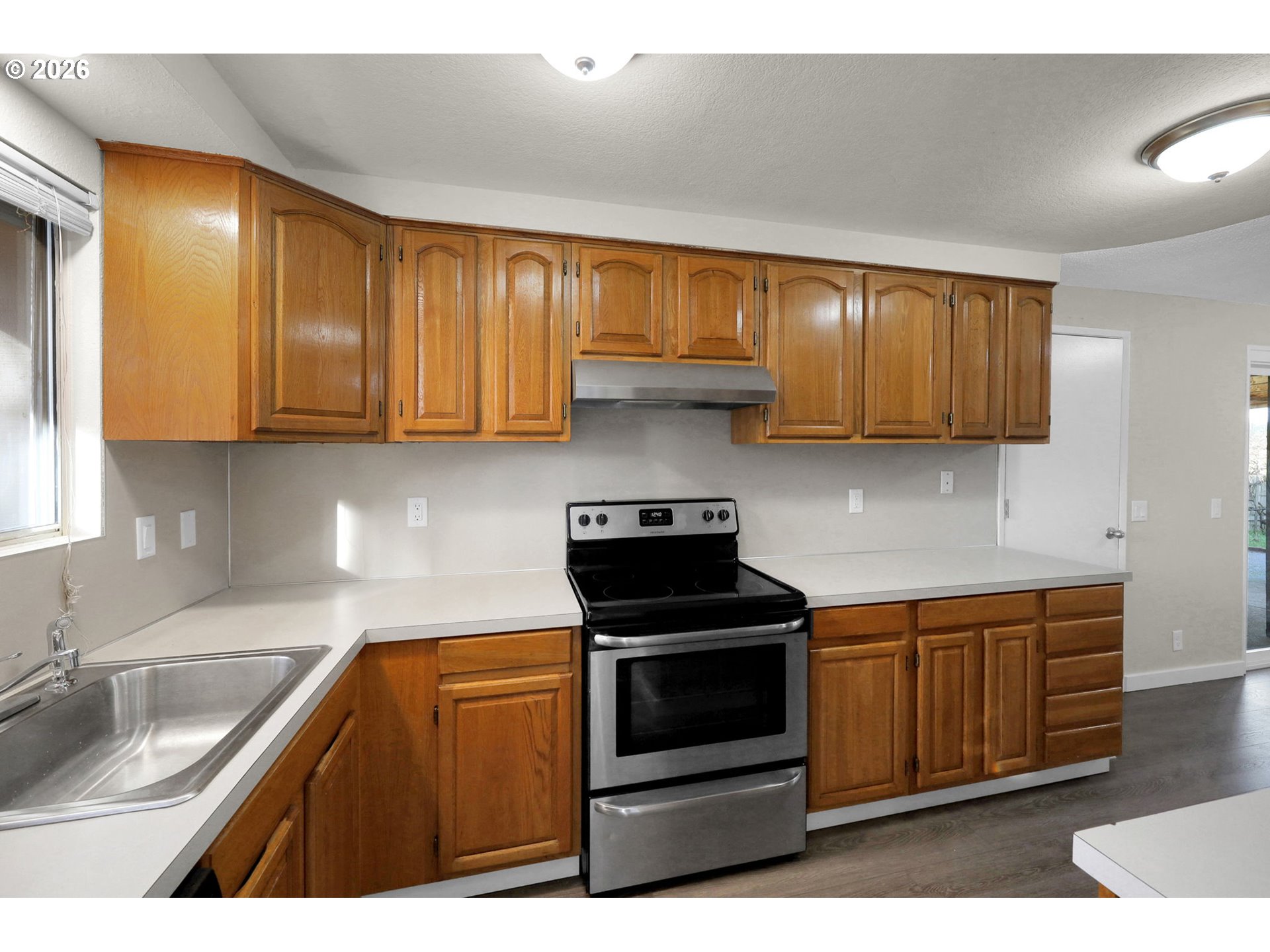 733 54th Street Springfield, OR 97478 - Photo 14 of 37