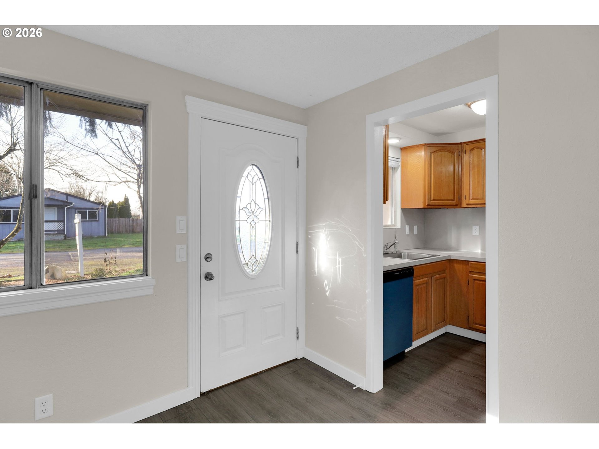 733 54th Street Springfield, OR 97478 - Photo 5 of 37