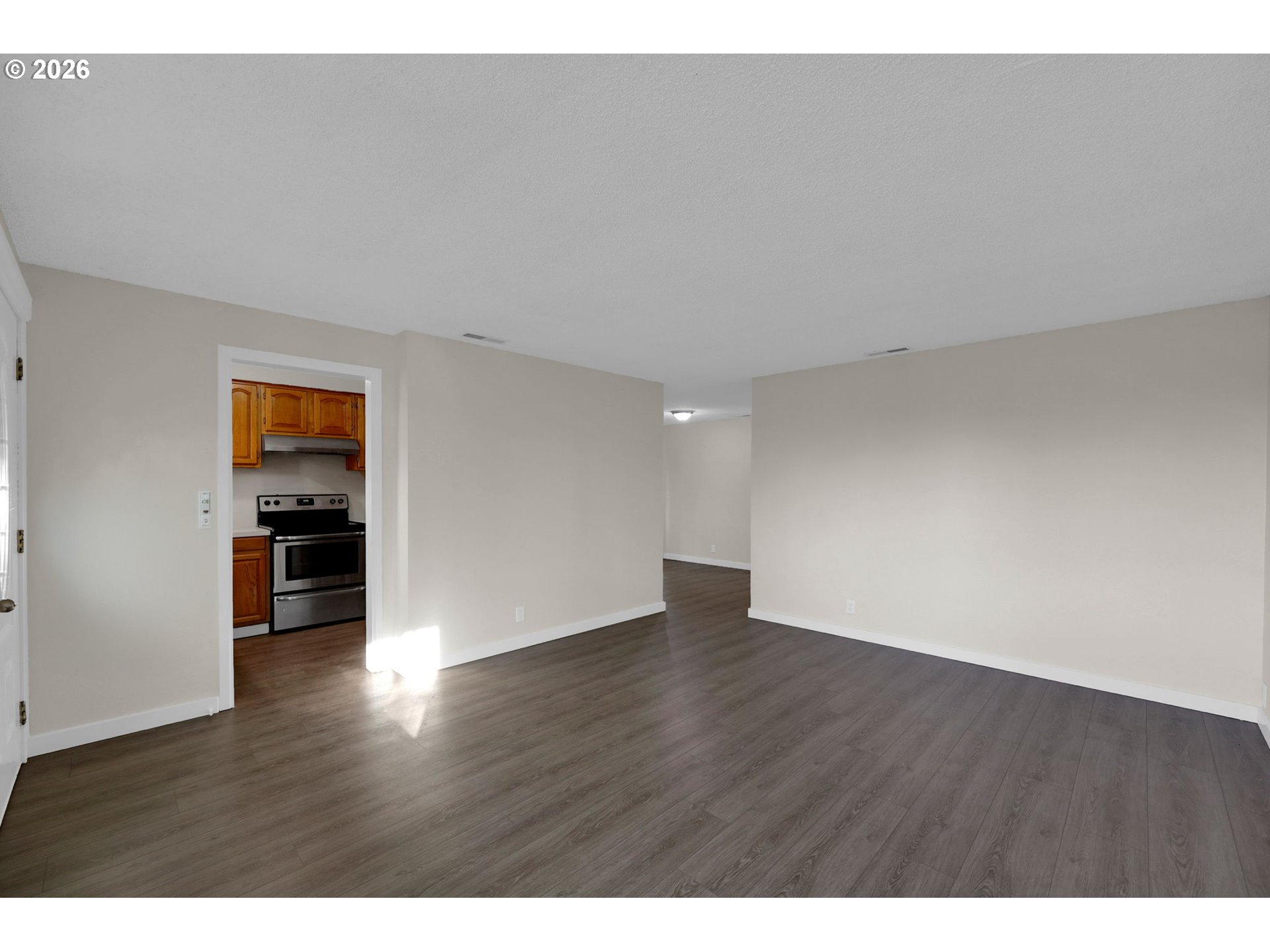 733 54th Street Springfield, OR 97478 - Photo 8 of 37