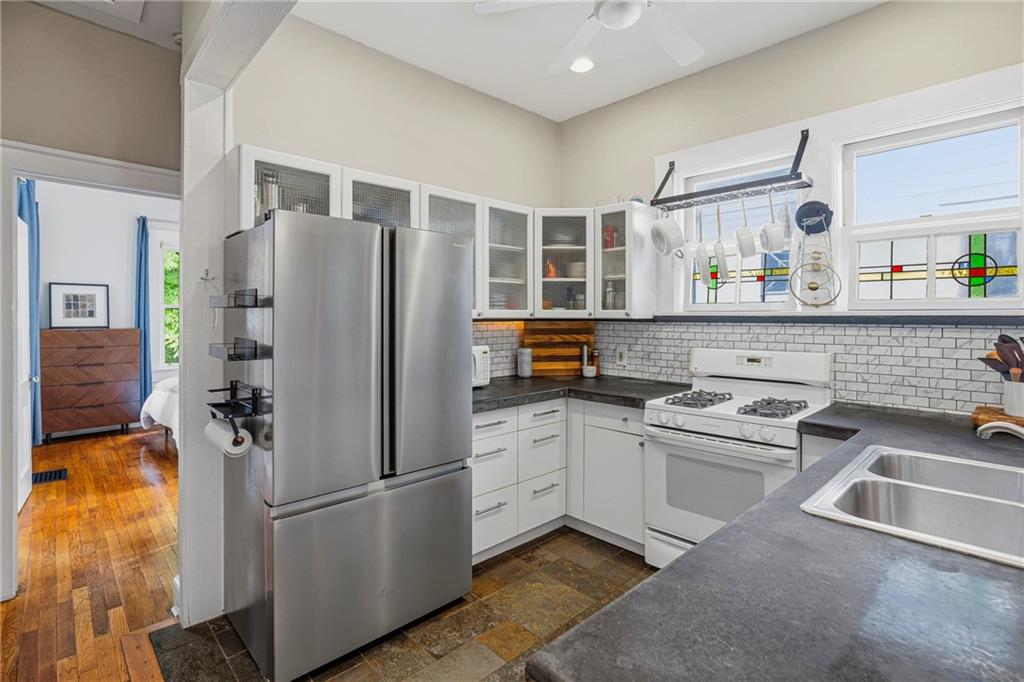 134 Feld Avenue Decatur, GA 30030 - Photo 10 of 39