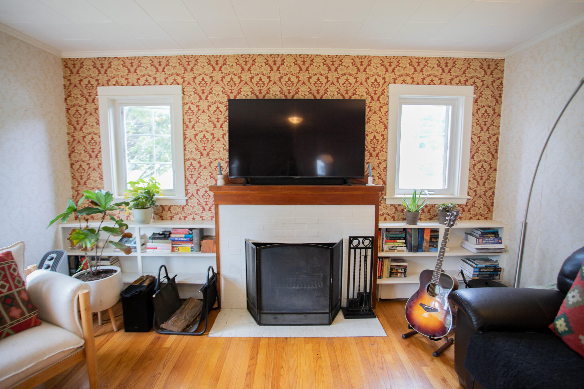 332 14th Street Bangor, ME 04401 - Photo 22 of 46 Living Room