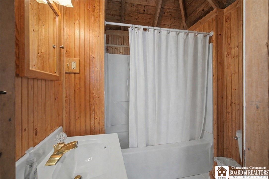 10155 Patterson Lane Portland, NY 14063 - Photo 18 of 39 PRIMARY FULL BATH