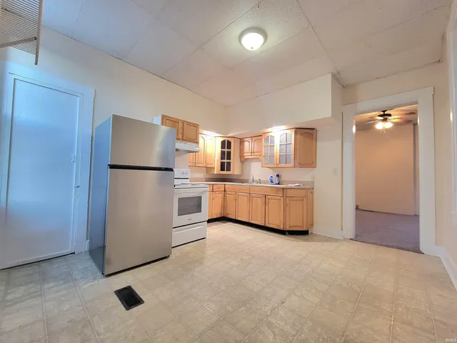 $155,000 | 1912-1914 West Indiana Street, Evansville, IN 47712