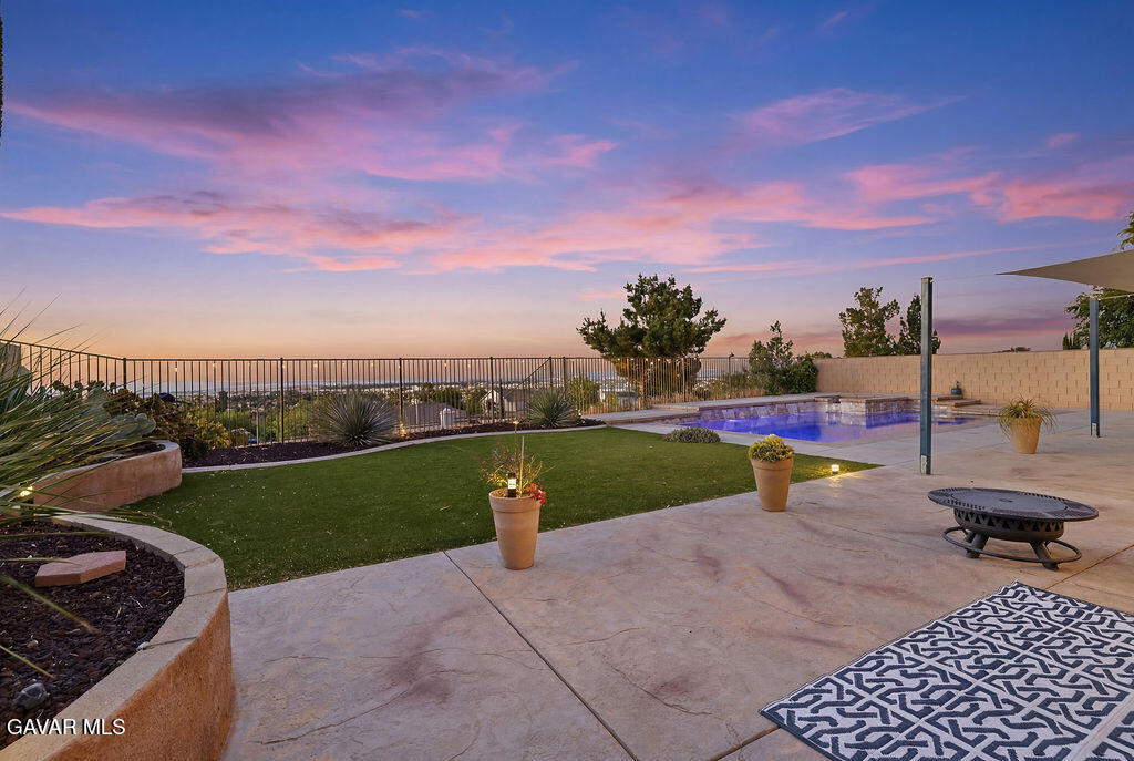 1163 Cheetah Way Palmdale, CA 93551 - Photo 35 of 60 _AR55498_twilight_fe104184