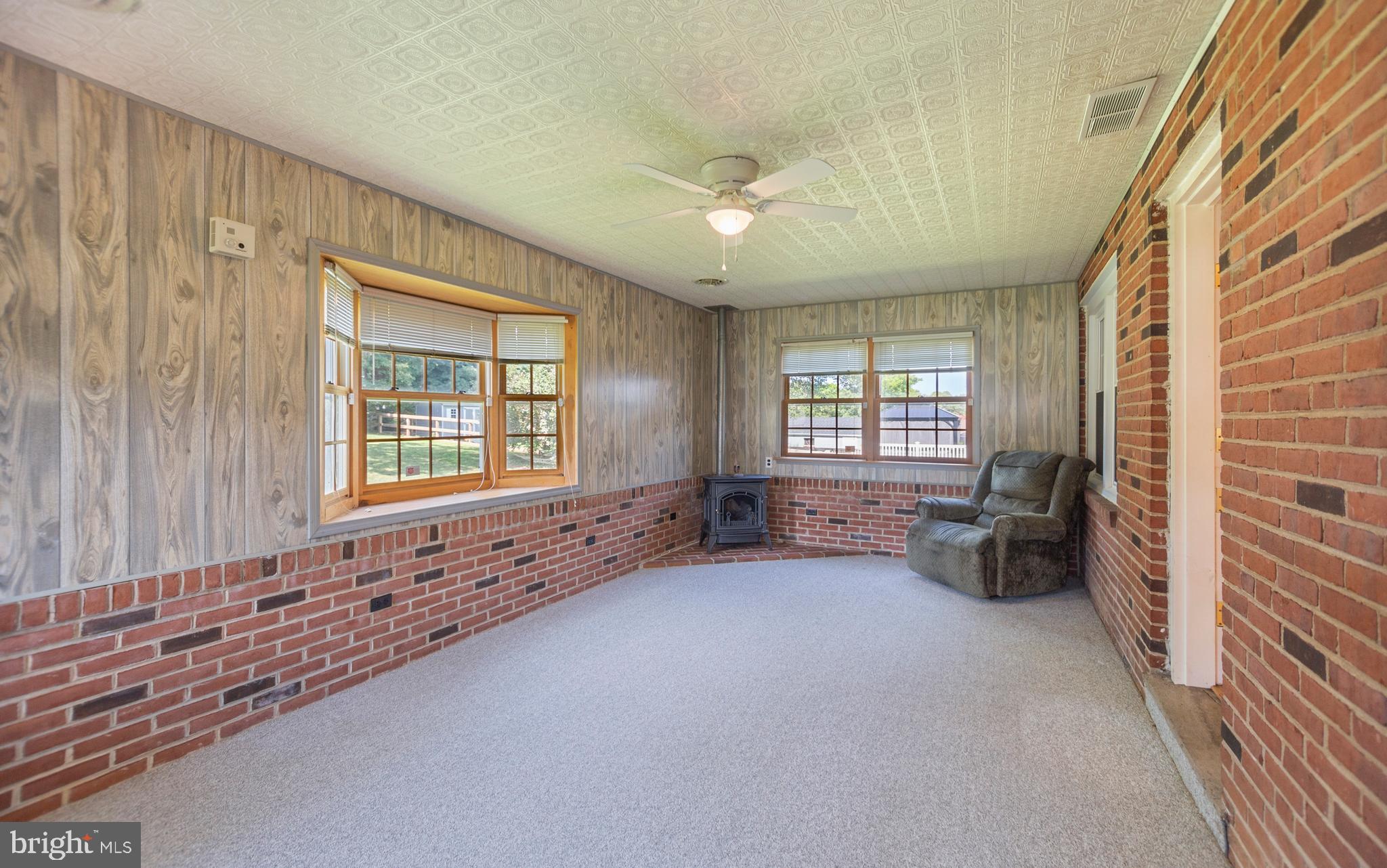 2924 Larkin Road Marcus Hook, PA 19061 - Photo 16 of 22 3 Season Room