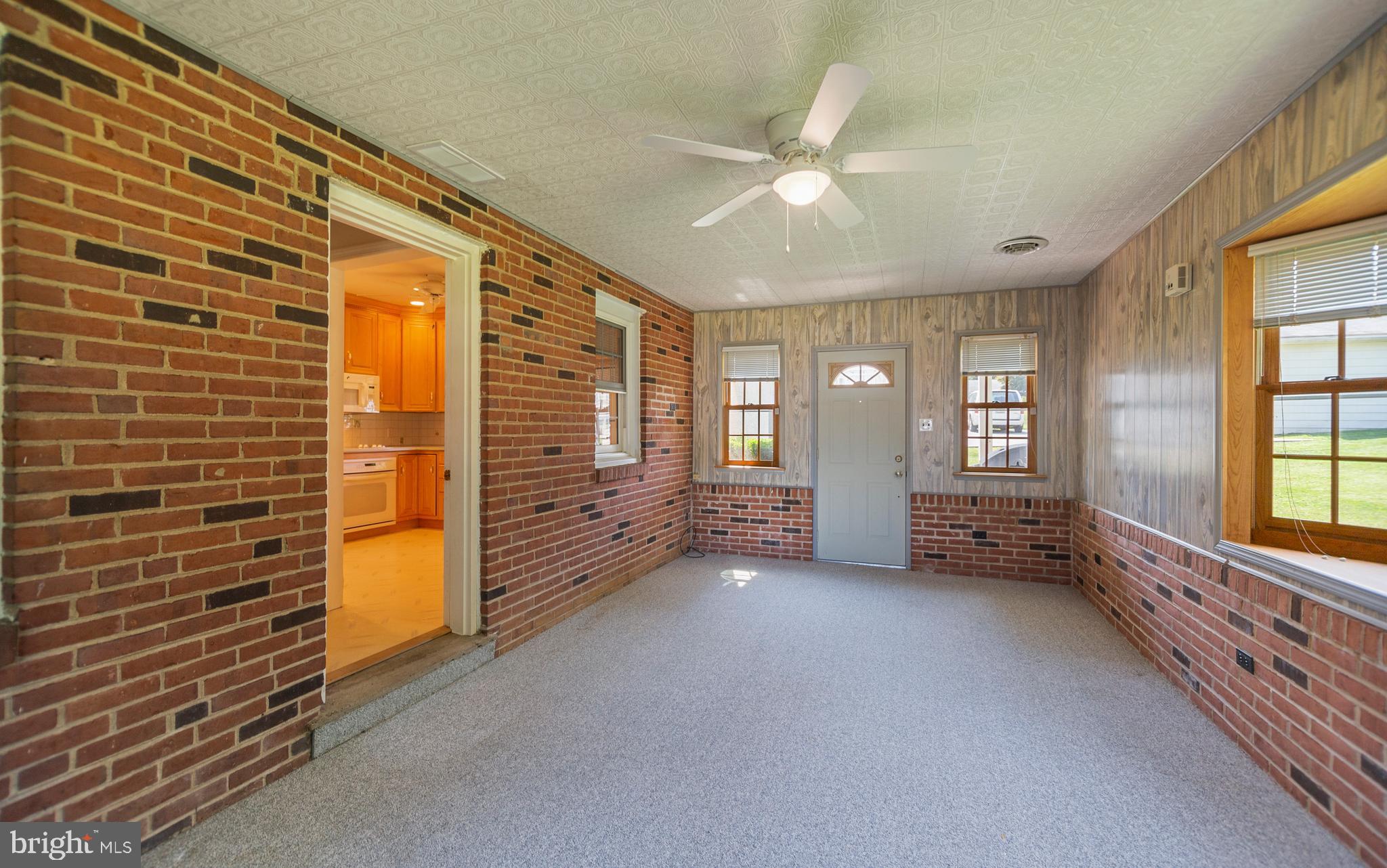 2924 Larkin Road Marcus Hook, PA 19061 - Photo 17 of 22 3 Season Room