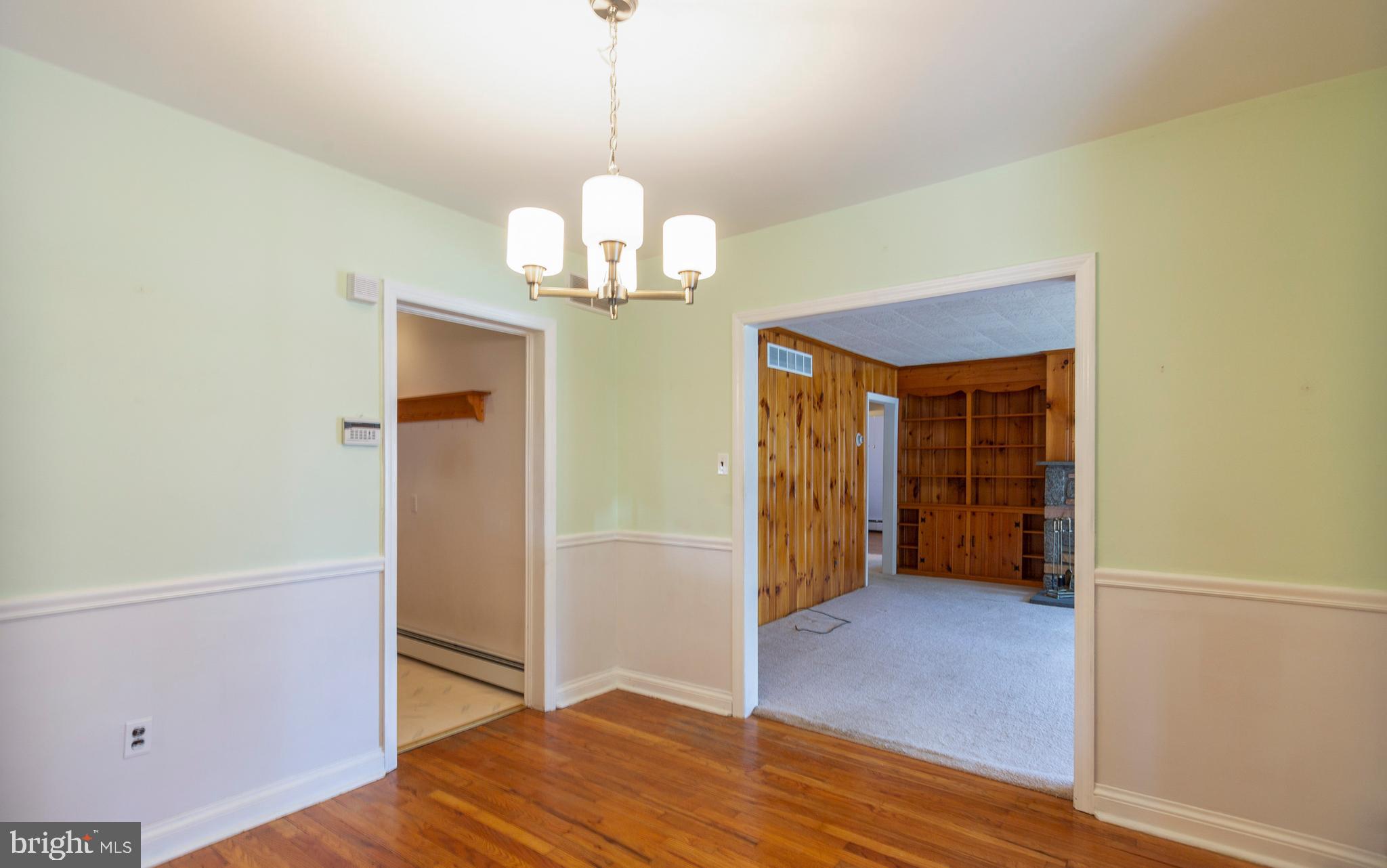 2924 Larkin Road Marcus Hook, PA 19061 - Photo 9 of 22 Dining Room