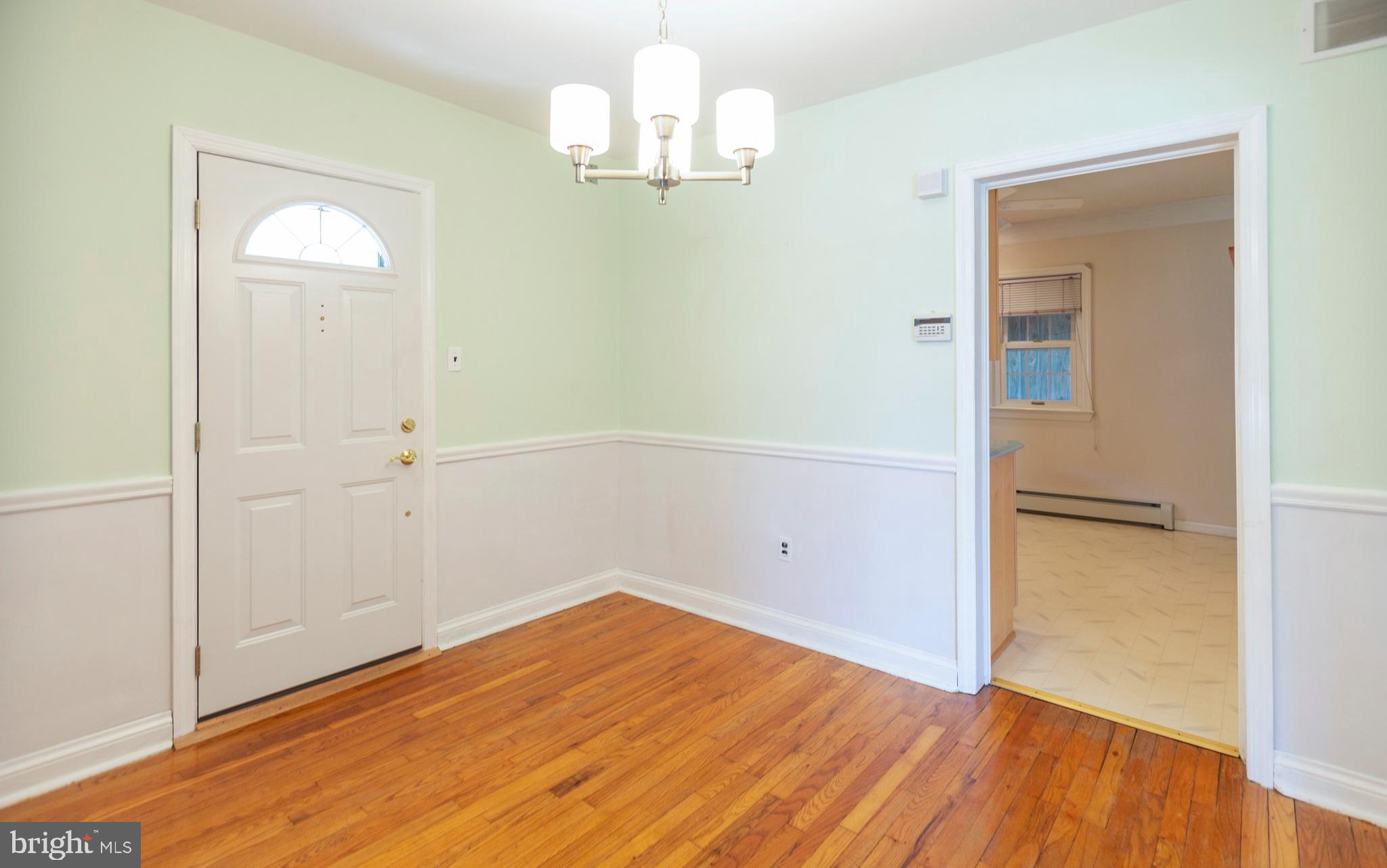 2924 Larkin Road Marcus Hook, PA 19061 - Photo 10 of 22 Dining Room
