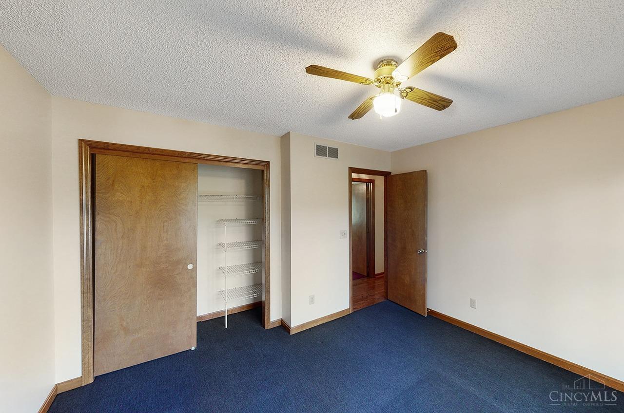 4257 Hubble Road Cincinnati, OH 45247 - Photo 11 of 20