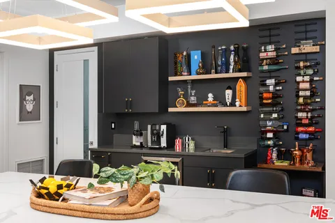 $2,850,000 | 5131 Etiwanda Avenue, Tarzana, CA 91356