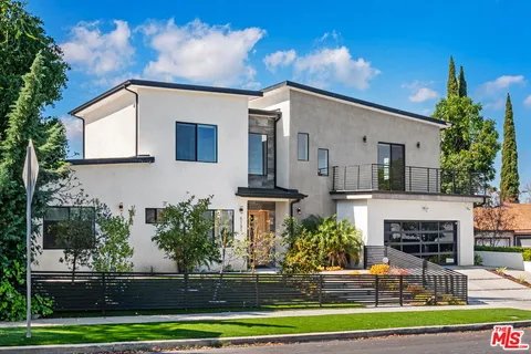 $2,850,000 | 5131 Etiwanda Avenue, Tarzana, CA 91356