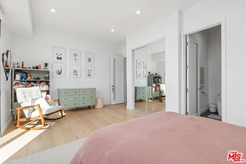 $2,850,000 | 5131 Etiwanda Avenue, Tarzana, CA 91356